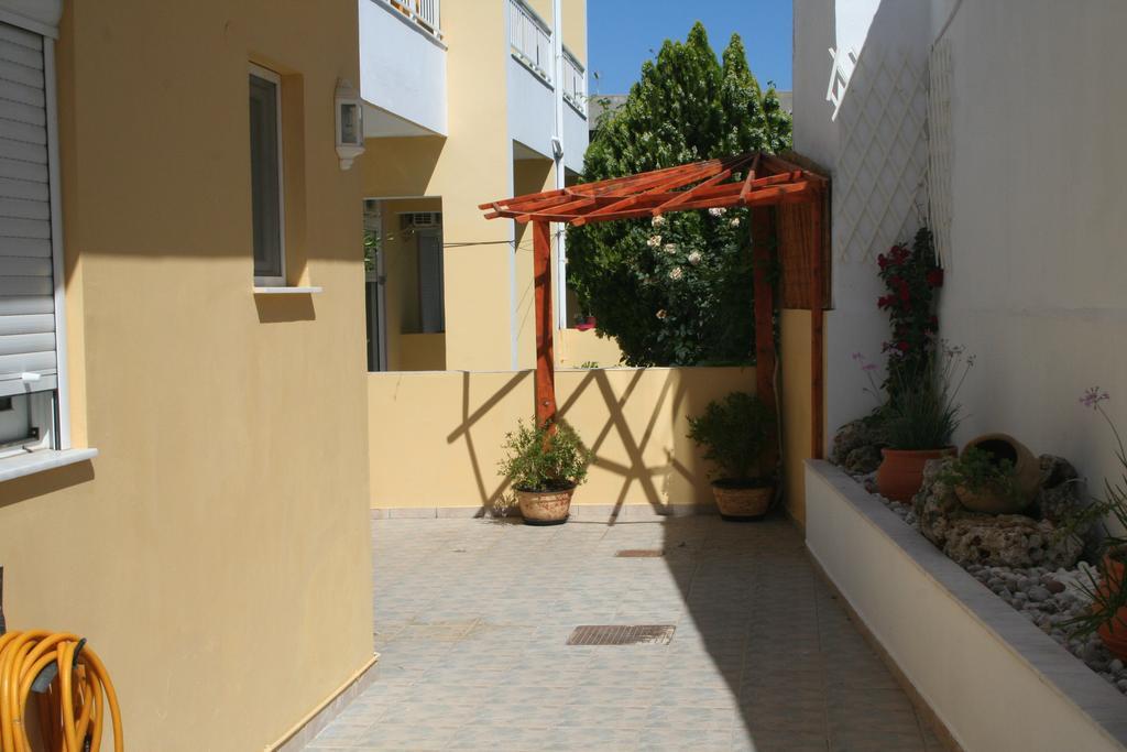 Pantheon Deluxe Apartments Архангелос Экстерьер фото