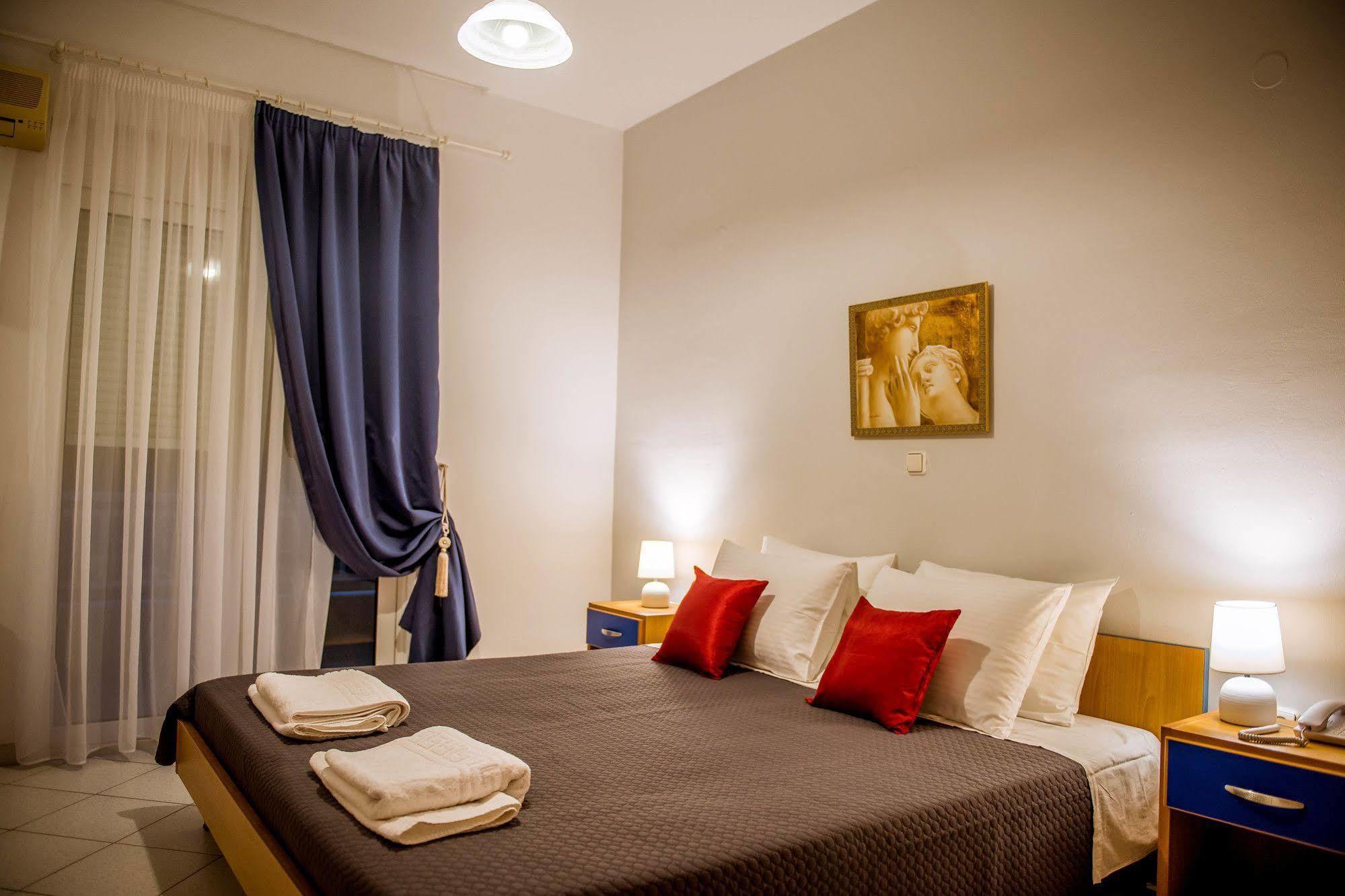 Pantheon Deluxe Apartments Архангелос Экстерьер фото